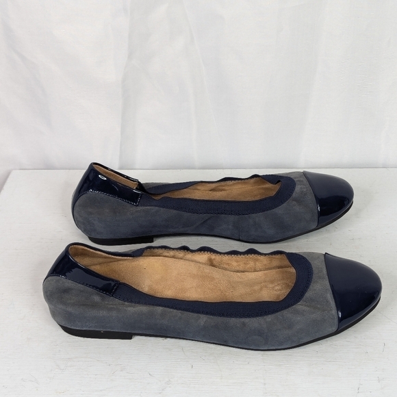 Vionic Tiegan Navy Blue Grey Velvet Cap Toe Black Flats - Picture 2 of 8